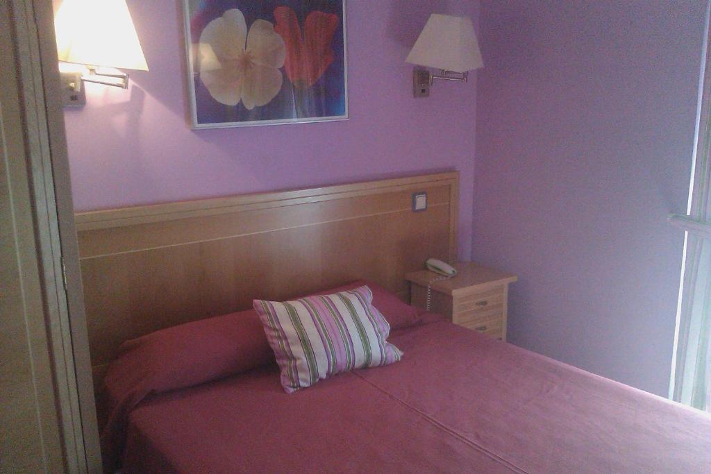 Hostal Cruz Sol Madri Quarto foto
